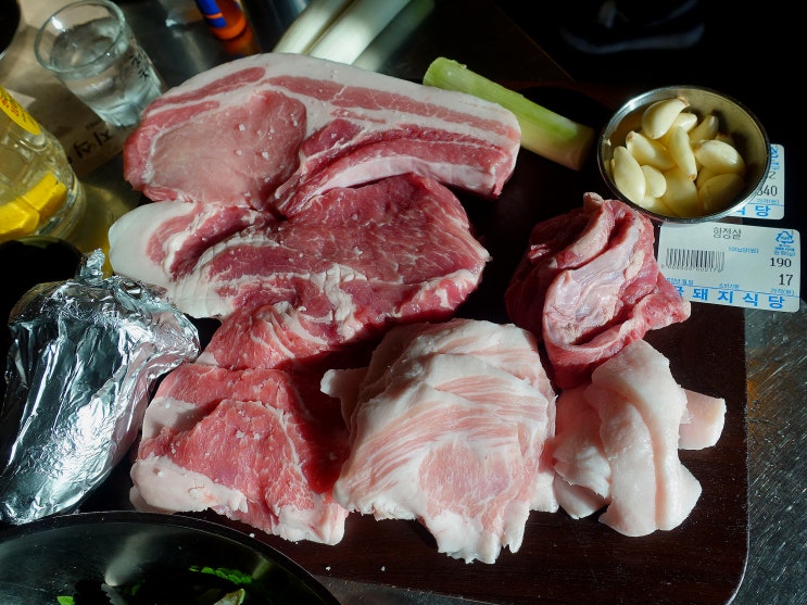 약수역·신당역 돼지고기 맛집 3곳, 삼겹살과 보쌈 비교 음식 대표 이미지